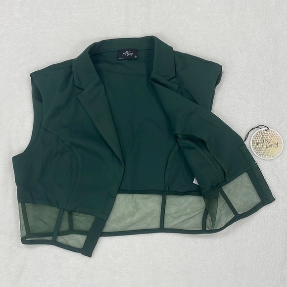 NWT Milk & Honey Green Women’s Top - Picture 2 of 5